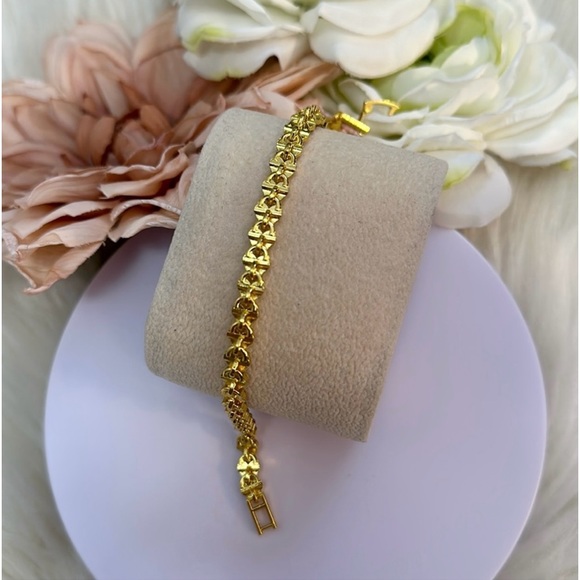 Crystal Heart And Gold Accent Tennis Bracelet NEW! - Picture 5 of 7